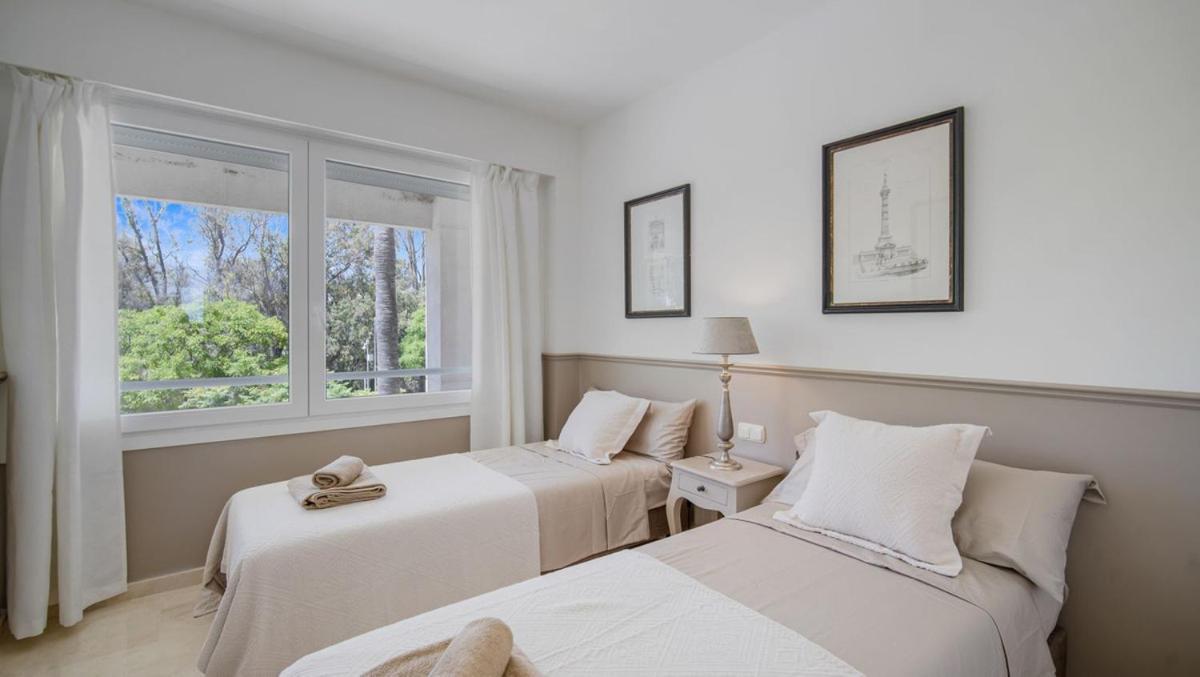 Beach-Line Apartment With 3 Bedrooms In Estepona Zewnętrze zdjęcie
